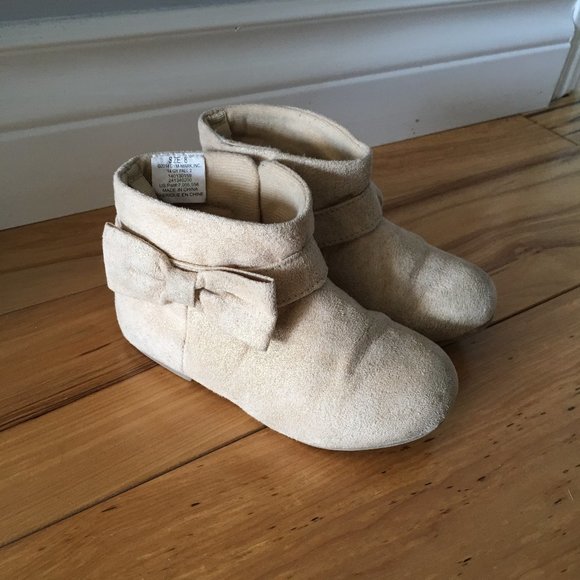 3/$20* Gymboree gold faux-suede toddler booties C8 - Picture 1 of 2